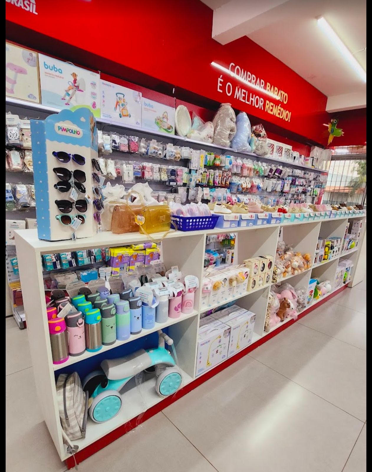 Interior Loja Prateleiras